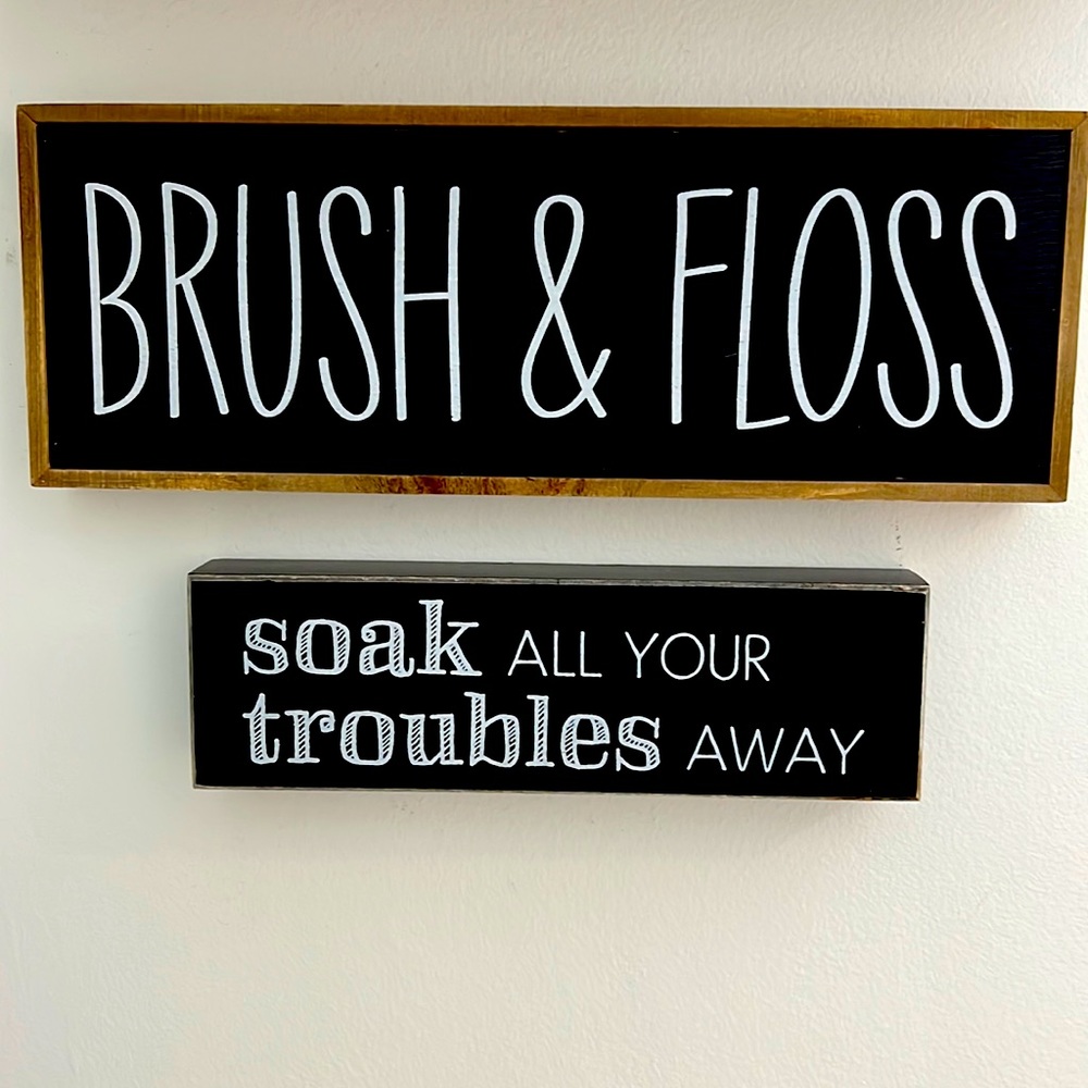 Cute Bathroom Wall Accent